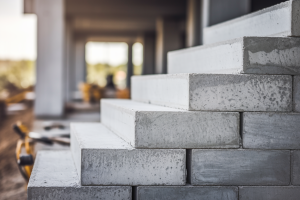 Escalier en Parpaing : Comment Construire un Escalier Solide et Durable